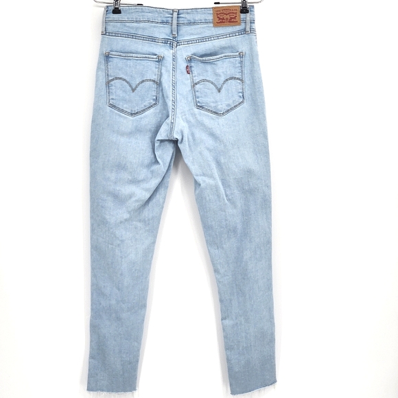 Levi's Jeans 721 High Rise Skinny Womens Size 28 x 30 Light Blue Wash Studded - Picture 3 of 9